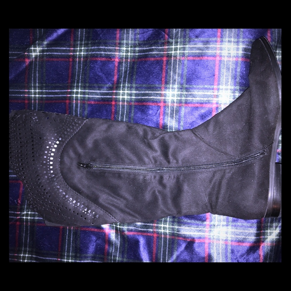 Black boots